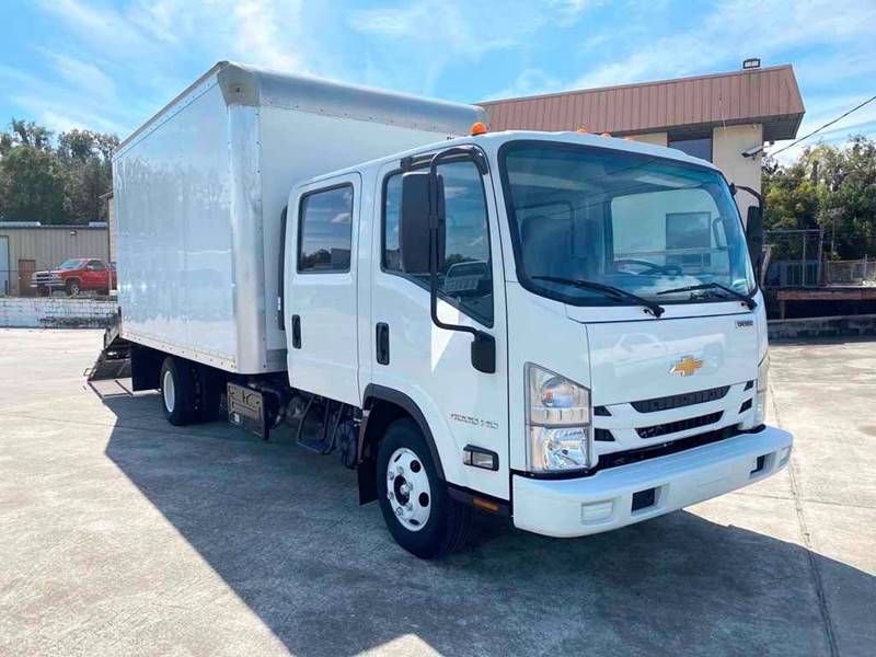 2017 Isuzu NPR HD (image 3)