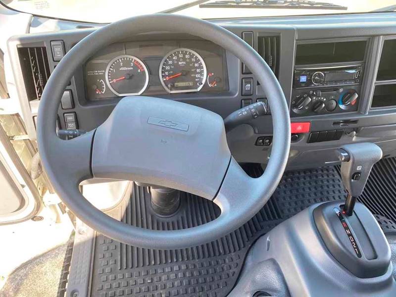2017 Isuzu NPR HD (image 10)