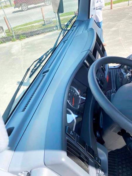 2017 Isuzu NPR HD (image 20)