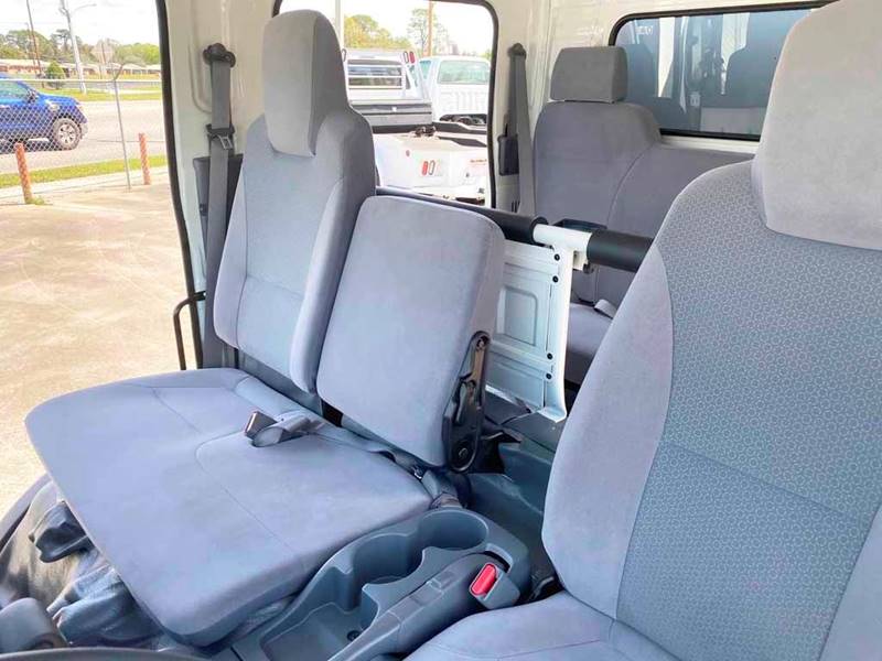 2017 Isuzu NPR HD (image 21)