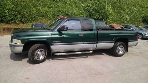 1999 Dodge Ram Pickup 2500 for sale at North Knox Auto LLC in Knoxville TN
