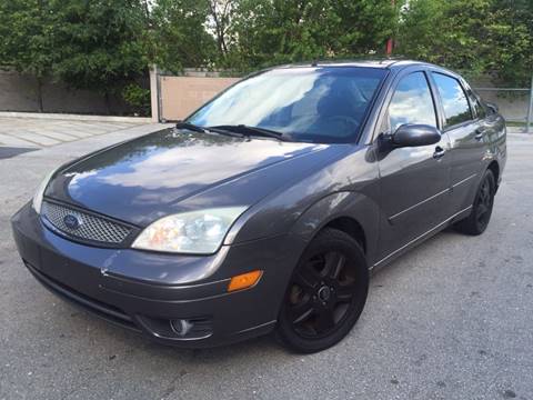 2005 Ford Focus for sale at UNITED AUTO BROKERS in Hollywood FL