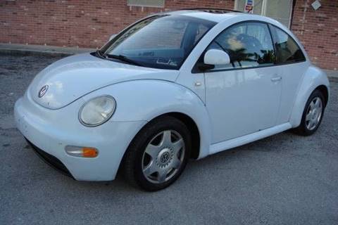 2000 Volkswagen New Beetle for sale at UNITED AUTO BROKERS in Hollywood FL