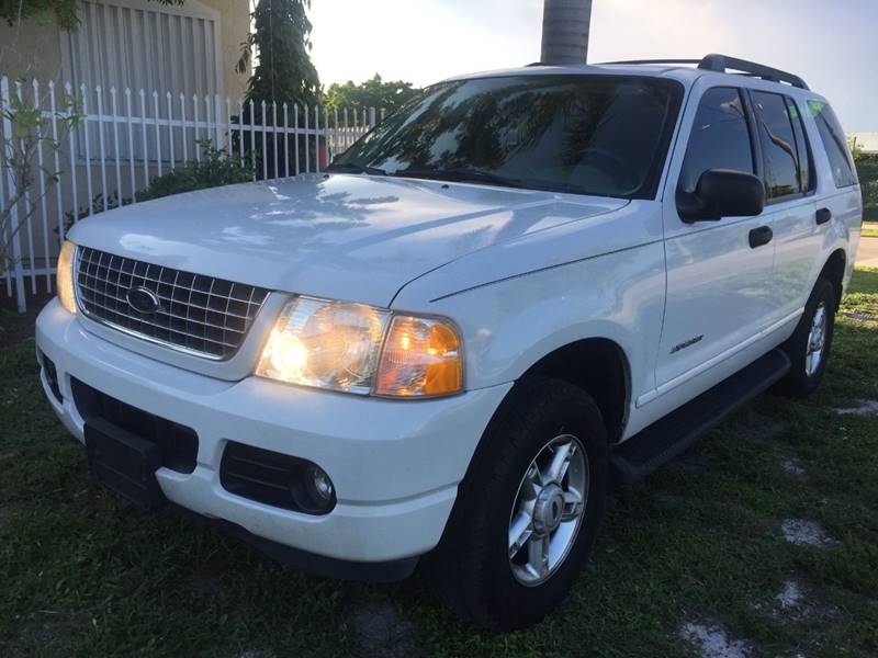 2005 Ford Explorer for sale at UNITED AUTO BROKERS in Hollywood FL
