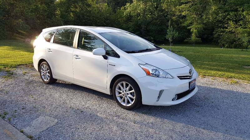 2012 Toyota Prius v for sale at Burhill Leasing Corp. in Dayton OH