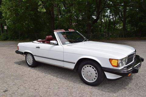1986 Mercedes-Benz 560-Class for sale at Bill Dovell Motor Car in Columbus OH
