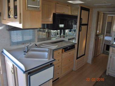 2000 Newmar Mountain Air 3705