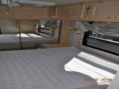 2000 Newmar Mountain Air 3705