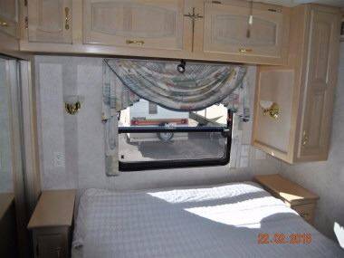 2000 Newmar Mountain Air 3705