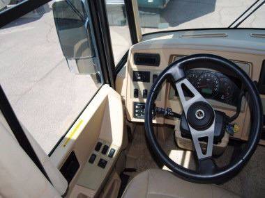 2006 Winnebago Adventurer