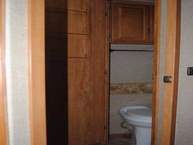 2006 Winnebago Adventurer