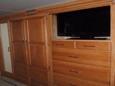 2006 Winnebago Adventurer