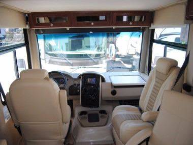 2016 Thor Motor Coach Outlaw