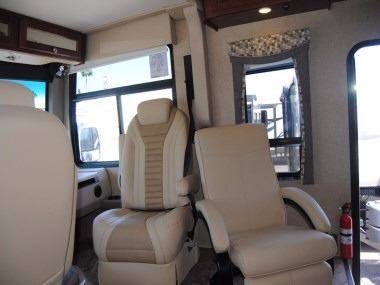 2016 Thor Motor Coach Outlaw