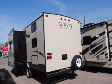 2016 Crossroads RV Sunset Trail Ultra-lite 237BH