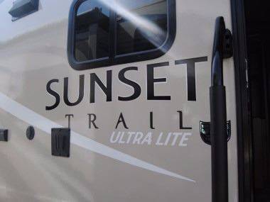 2016 Crossroads RV Sunset Trail Ultra-lite 237BH