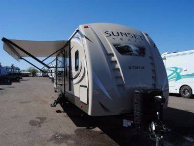 2017 Crossroads RV Sunset Trail Super-lite 290QB
