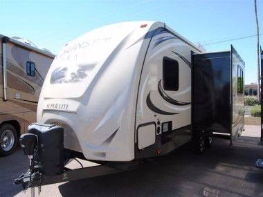 2016 Crossroads RV Ultra-lite 240BH