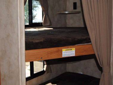 2016 Crossroads RV Ultra-lite 240BH