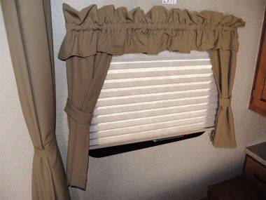 2016 Crossroads RV Ultra-lite 221BH