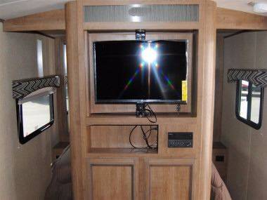 2016 Cruiser RV Shadow Cruiser 240BHS