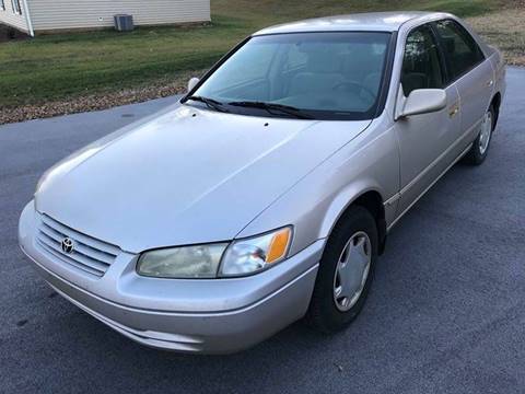 1999 Toyota Camry for sale at Happy Days Auto Sales in Piedmont SC