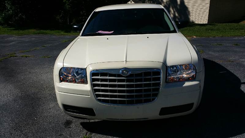 2006 Chrysler 300 for sale at Happy Days Auto Sales in Piedmont SC