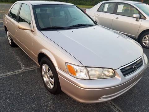 2000 Toyota Camry for sale at Global Autos in Kenly NC