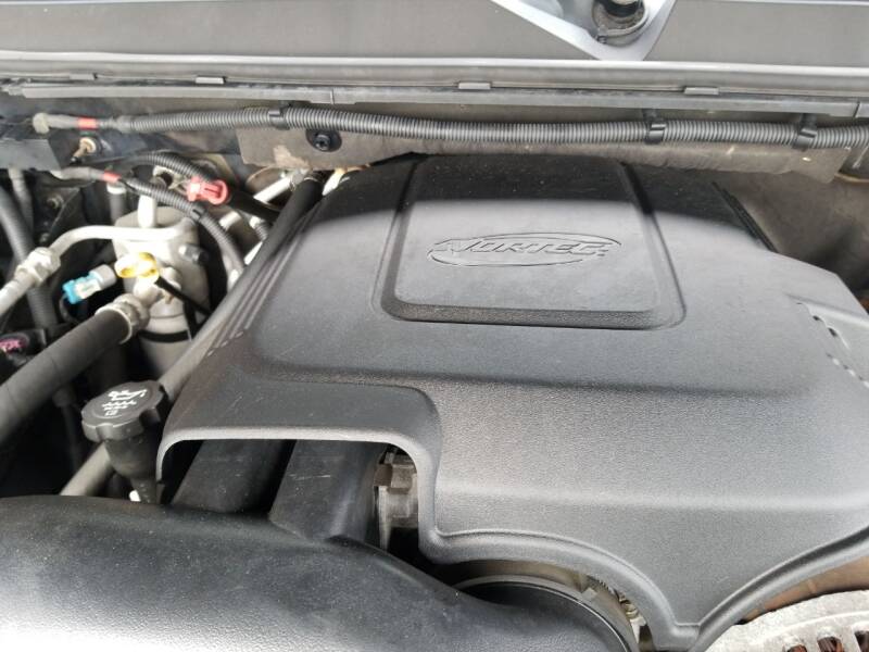 2008 Chevrolet Suburban LTZ 1500 (image 9)