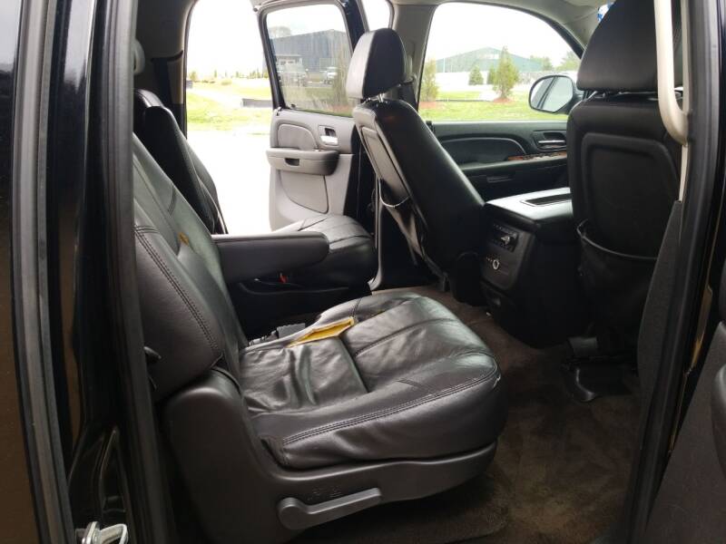 2008 Chevrolet Suburban LTZ 1500 (image 14)