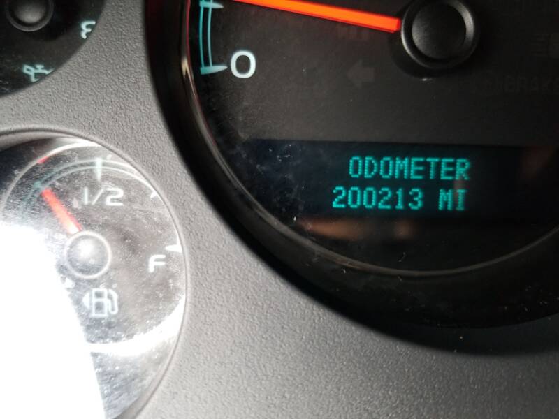 2008 Chevrolet Suburban LTZ 1500 (image 18)