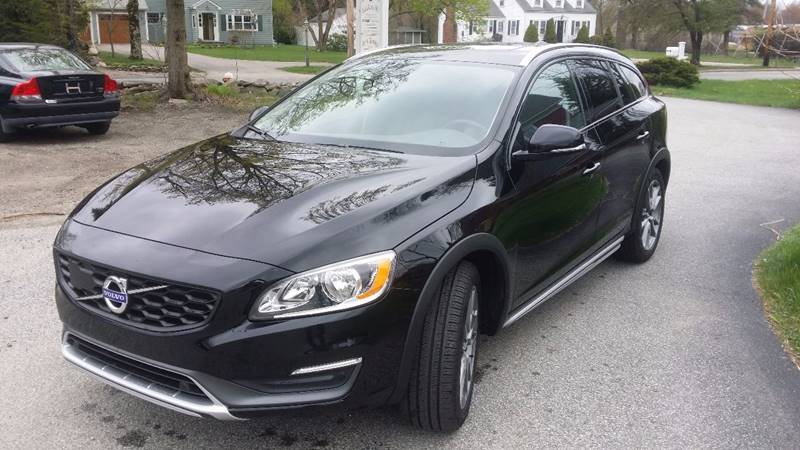 2016 Volvo V60 Cross Country for sale at East Acres RV 4279 in Mendon MA
