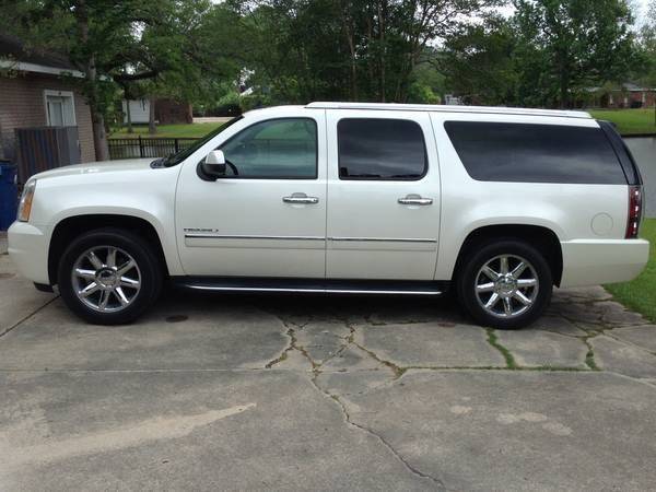 2011 GMC Yukon for sale at Bayou Classics and Customs in Parks LA