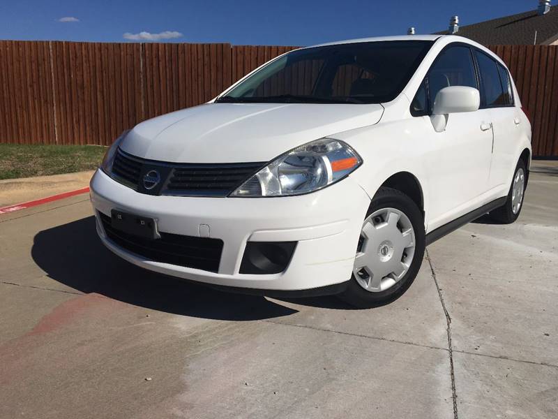 2009 Nissan Versa for sale at CARBLOK in Lewisville TX