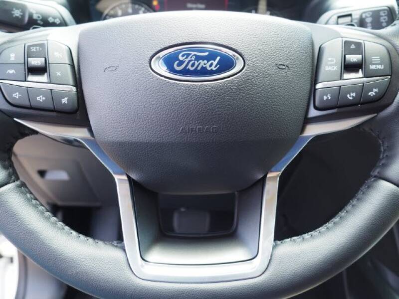 2020 Ford Explorer Limited (image 15)