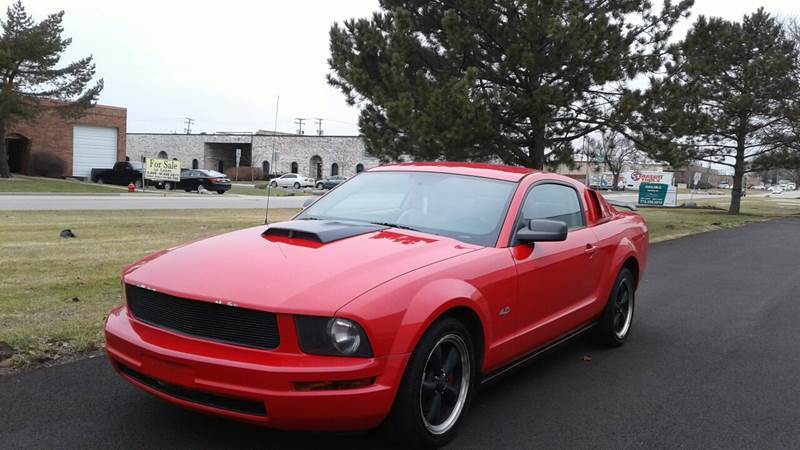 2006 Ford Mustang for sale at Schaumburg Auto Group in Addison IL