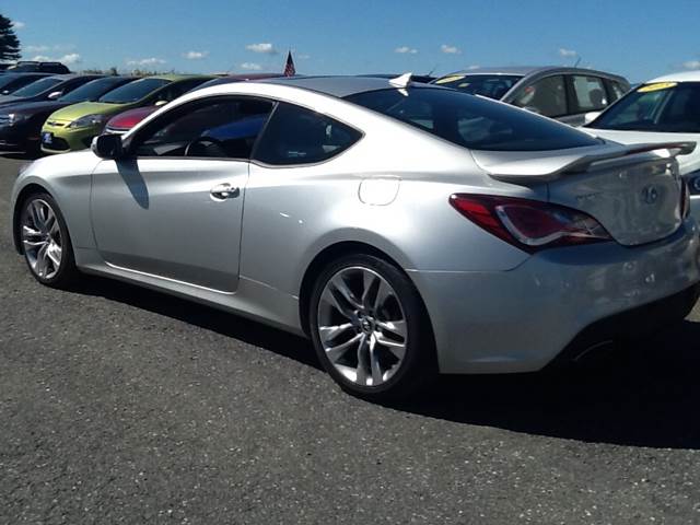 2013 Hyundai Genesis Coupe for sale at Garys Sales & SVC in Caribou ME