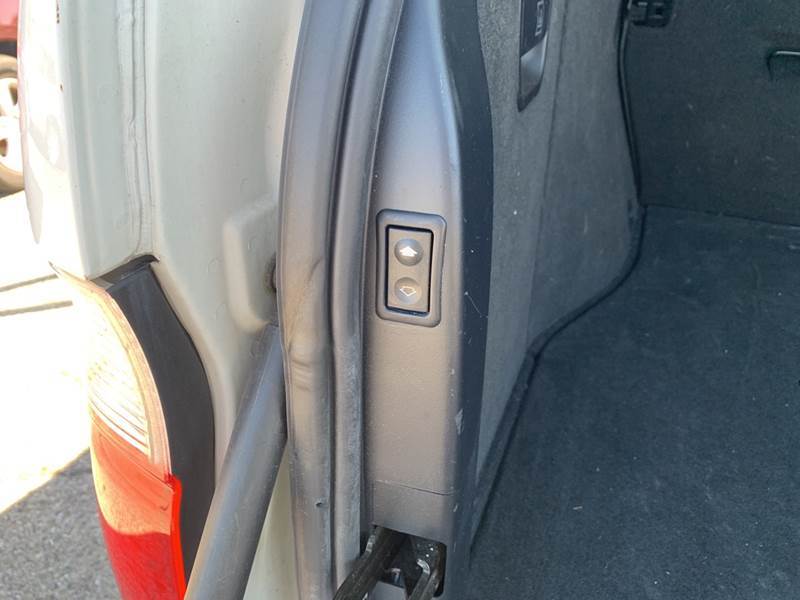 2006 BMW X5 3.0i (image 13)