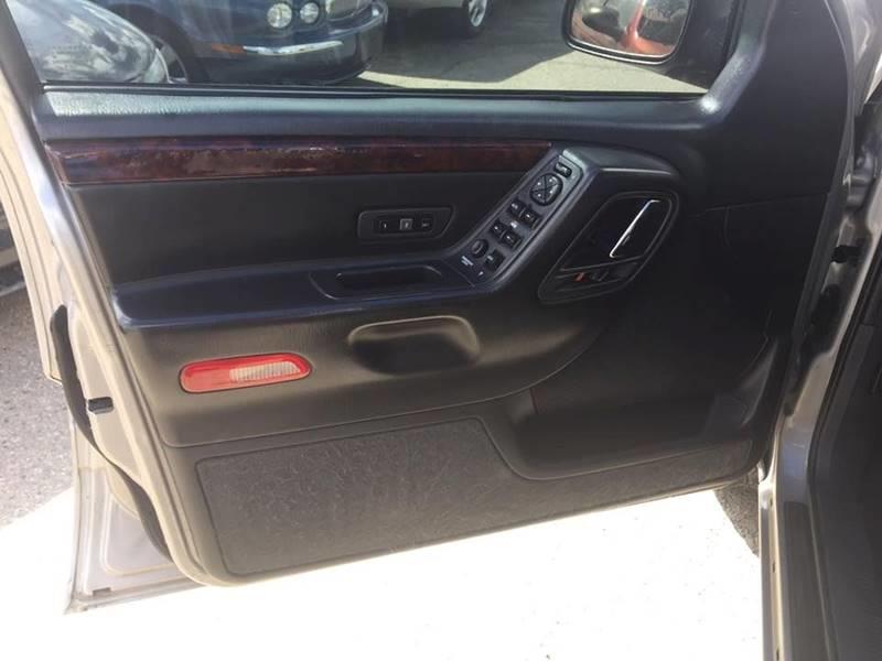 2002 Jeep Grand Cherokee Limited (image 9)