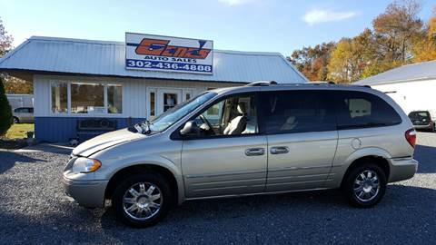 2005 Chrysler Town and Country for sale at GENE'S AUTO SALES in Selbyville DE