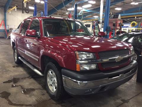 2005 Chevrolet Avalanche for sale at KarMart Michigan City in Michigan City IN