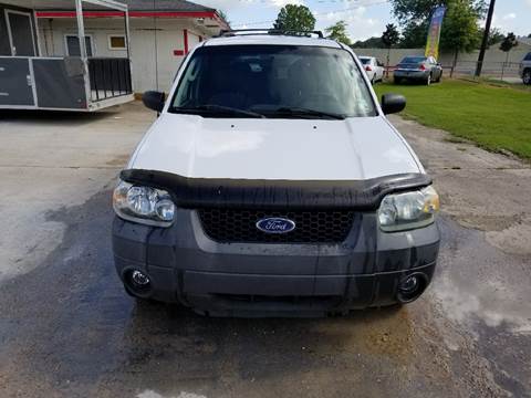 2005 Ford Escape for sale at R&K Auto Sales and Repair Shop in Lafayette LA