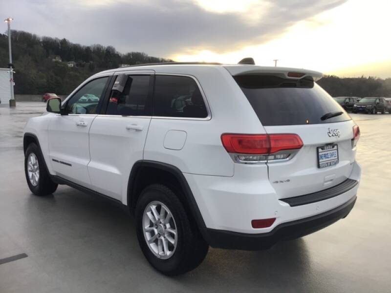 2018 Jeep Grand Cherokee Laredo (image 6)