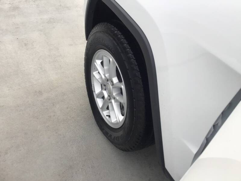 2018 Jeep Grand Cherokee Laredo (image 16)