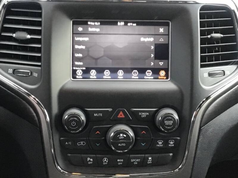 2018 Jeep Grand Cherokee Laredo (image 11)