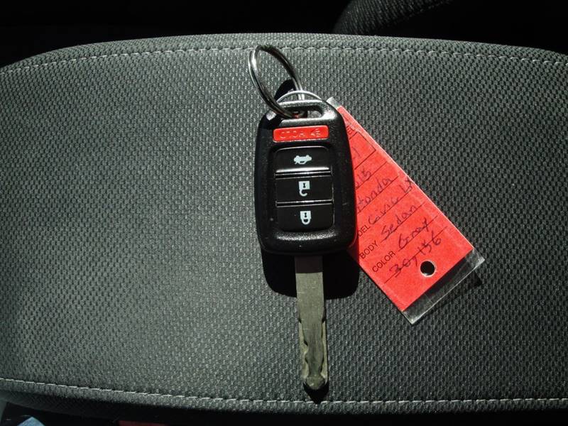 2015 Honda Civic LX (image 29)