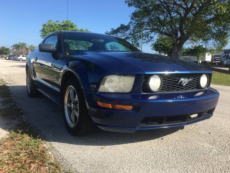 2006 Ford Mustang for sale at AUTO HOUSE FLORIDA in Pompano Beach FL