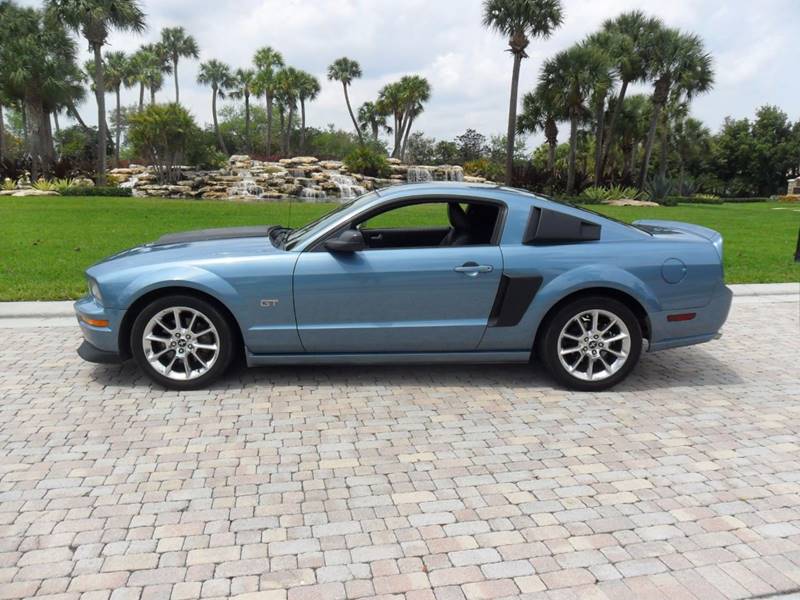 2006 Ford Mustang for sale at AUTO HOUSE FLORIDA in Pompano Beach FL