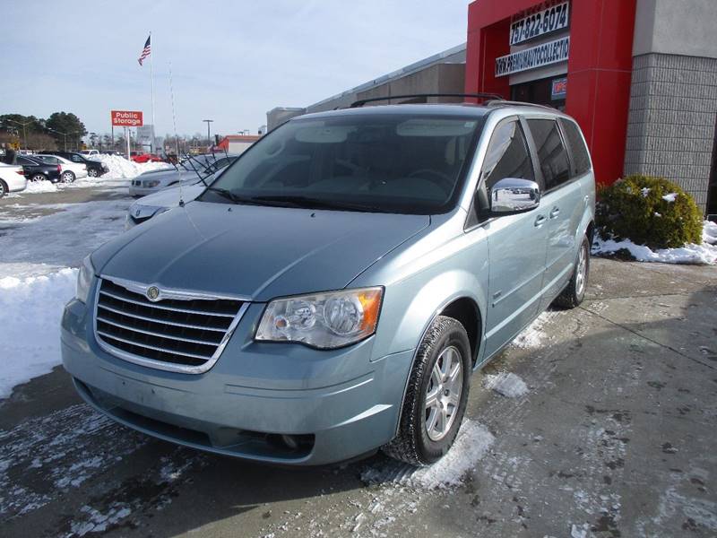 2008 Chrysler Town and Country for sale at Premium Auto Collection in Chesapeake VA