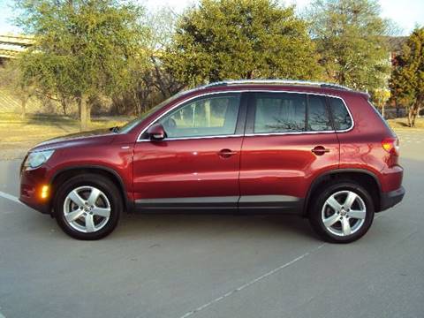 2010 Volkswagen Tiguan for sale at ACH AutoHaus in Dallas TX